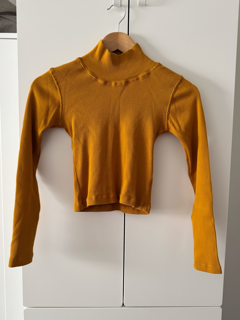 Big Bud Press Cropped Essential Turtleneck – Long Sleeve – Mustard  – XS